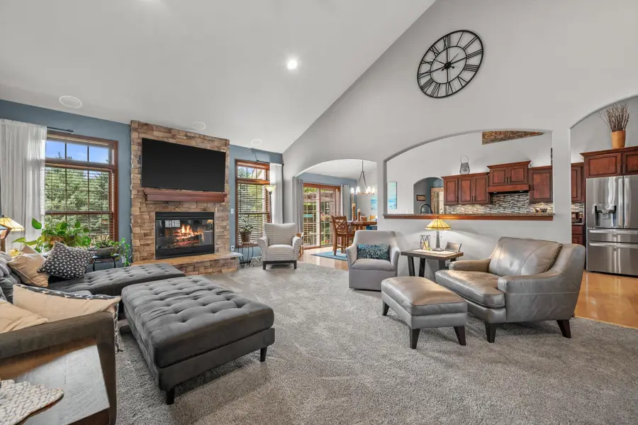781 Autumn Ridge Ln, Hartford, WI 53027 - #2