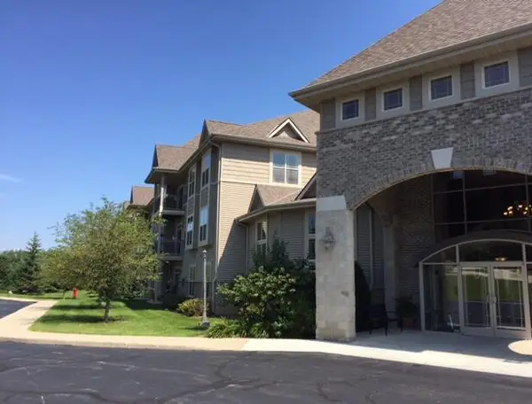 230 Hilldale Dr, Hartford, WI 53027