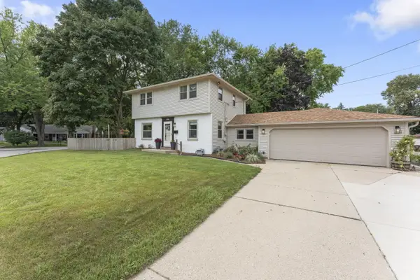 1090 W La Salle Ave, Glendale, WI 53209