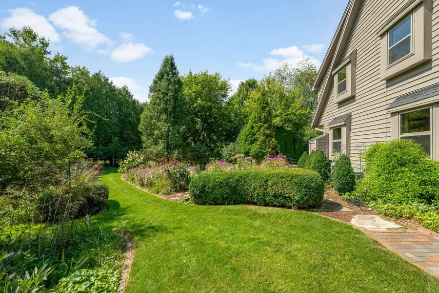 2225 Edgewood Dr, Grafton, WI 53024 - #3