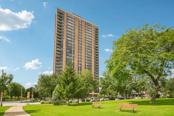 929 N Astor St, Milwaukee, WI 53202