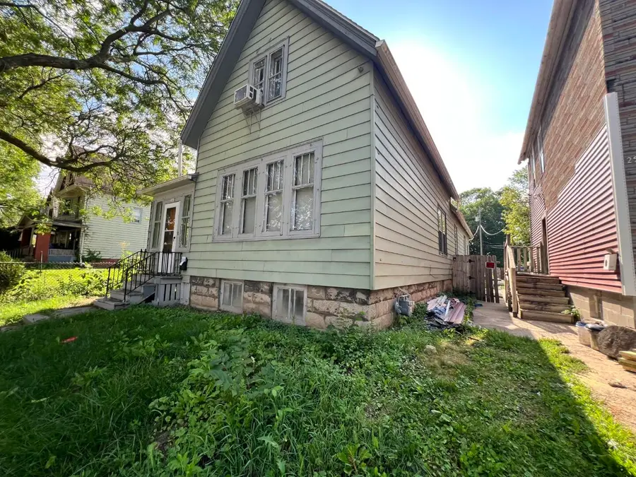 2565 N 10th St, Milwaukee, WI 53206 - #3