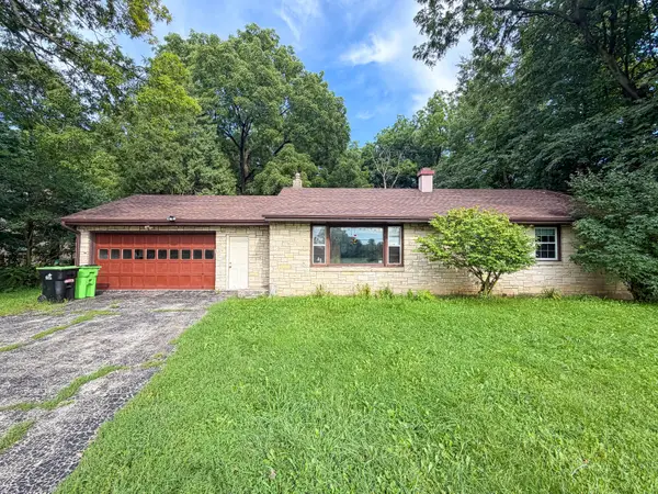 8601 Big Bend Rd, Waterford, WI 53185