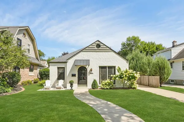 5854 N Bay Ridge Ave, Whitefish Bay, WI 53217