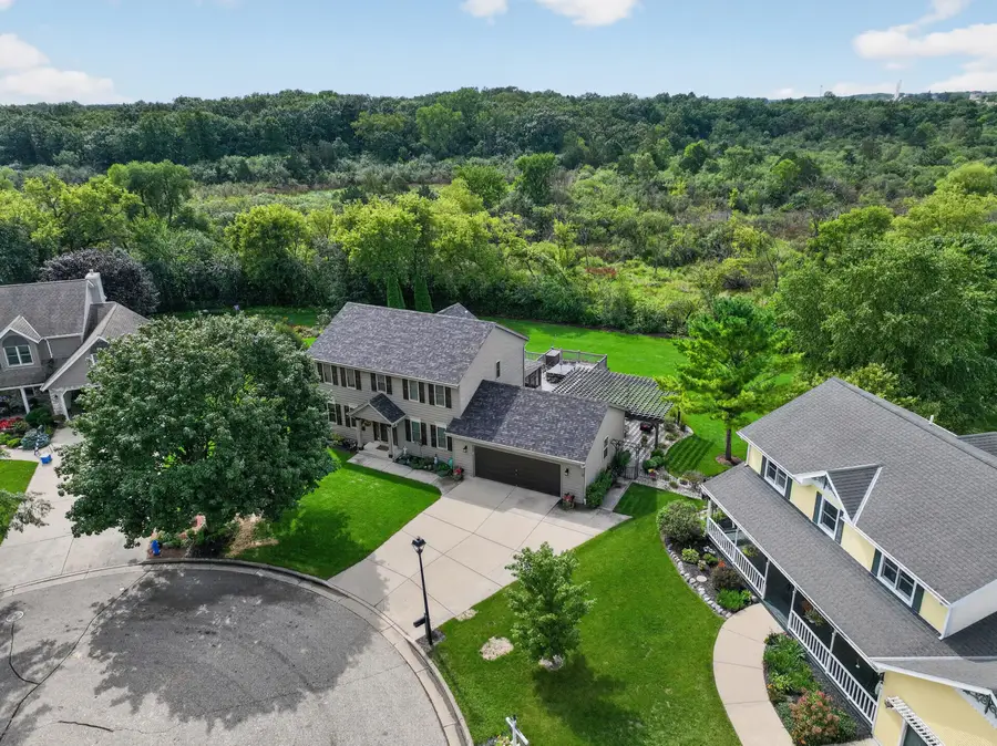 302 Margaret Ct, Burlington, WI 53105 - #2