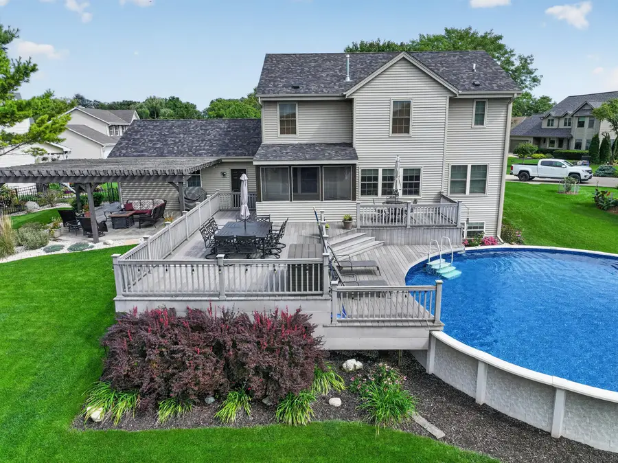302 Margaret Ct, Burlington, WI 53105 - #3