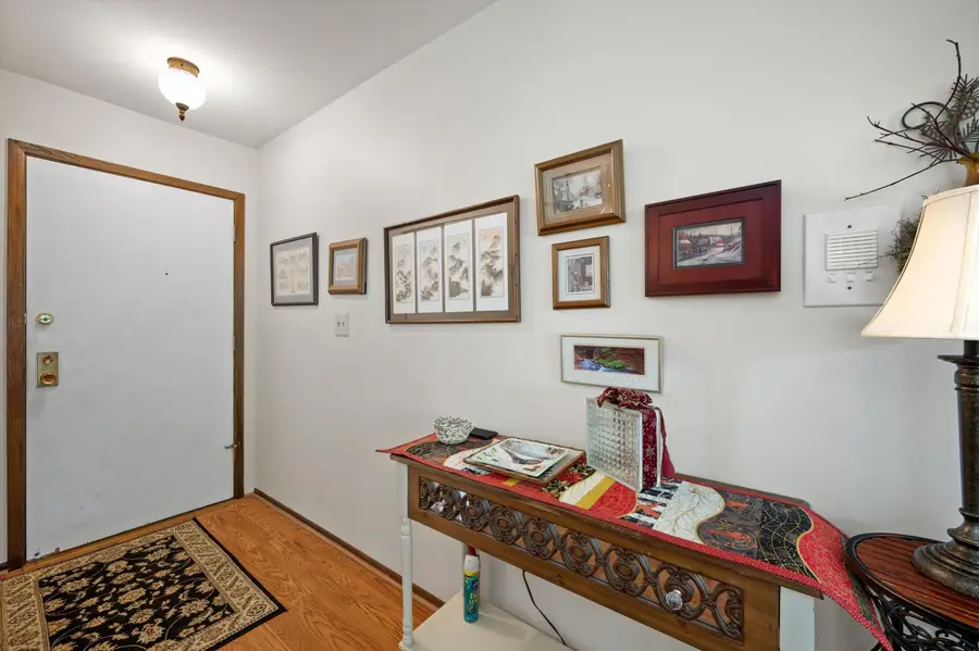 3635 N Tucker Pl, Milwaukee, WI 53222 - #2