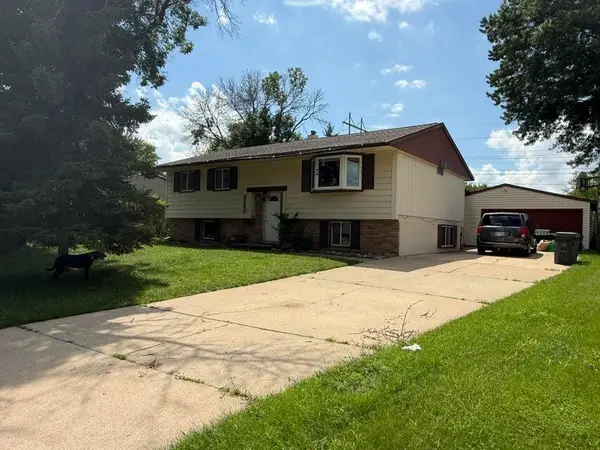 3260 33rd St S, La Crosse, WI 54601