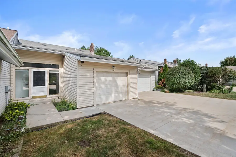 626 Westridge Dr, West Bend, WI 53095 - #2