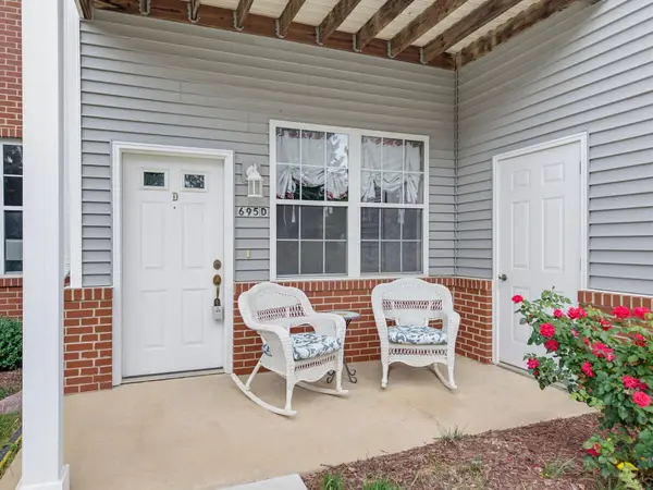 695 W Dekora St, Saukville, WI 53080