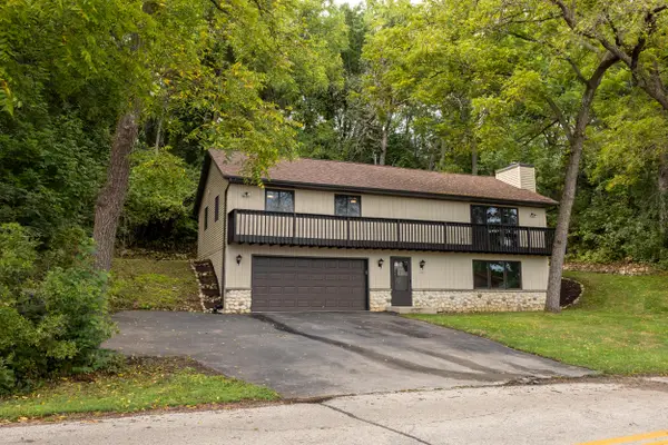 142 Riverside Dr, Waterford, WI 53185