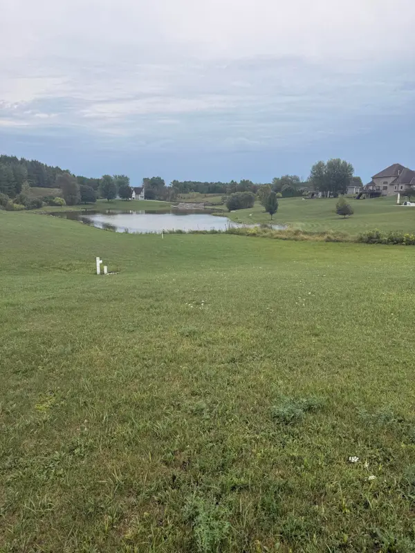 2329 Silveridge Dr, Manitowoc, WI 54220