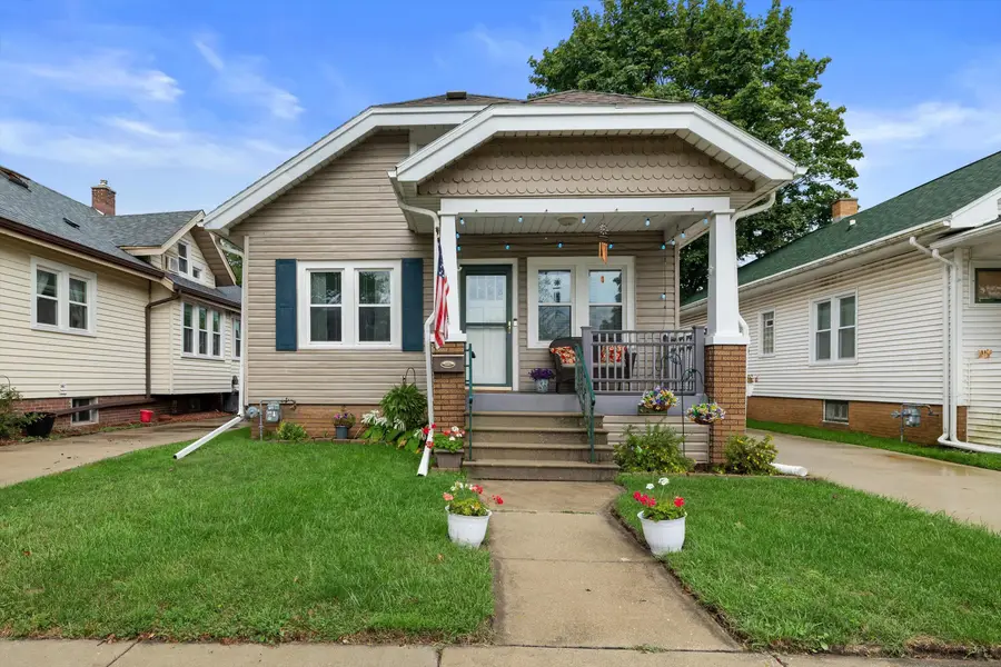 929 Monroe Ave, Racine, WI 53405 - #2