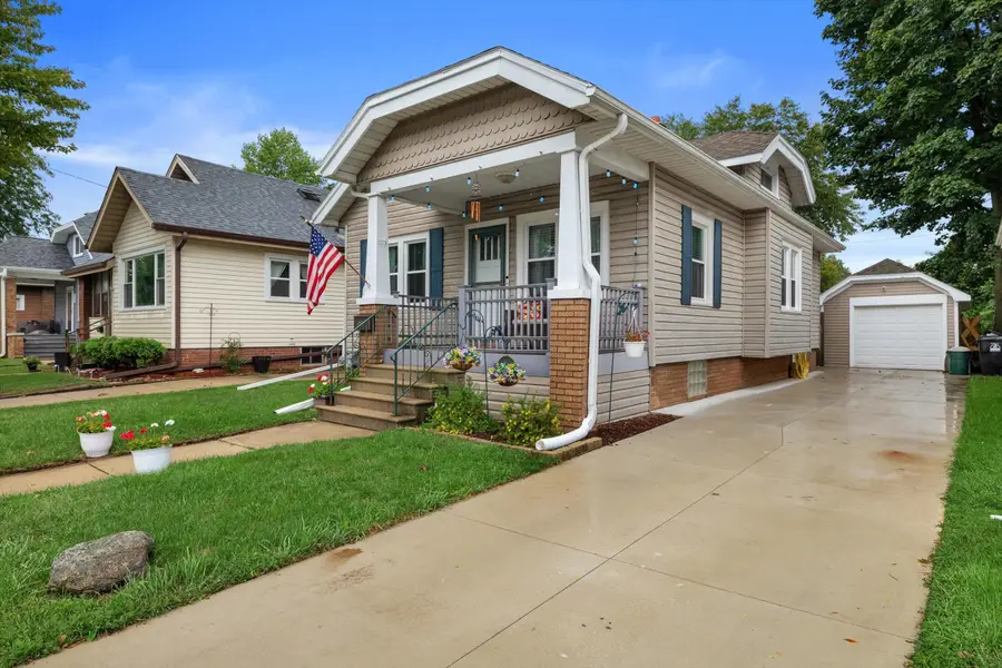 929 Monroe Ave, Racine, WI 53405 - #3