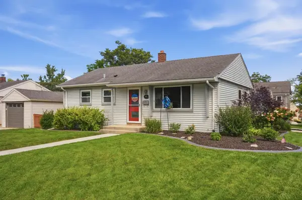 100 N Highland Ave, Thiensville, WI 53092