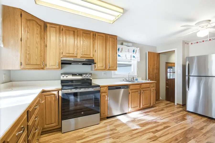 723 Roosevelt Ave, Oconomowoc, WI 53066 - #2