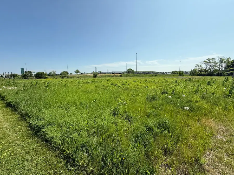 N87W14614 Fond Du Lac Ave, Menomonee Falls, WI 53051 - #2