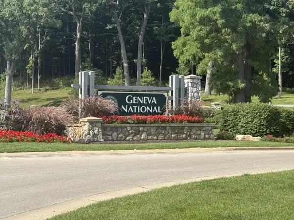 1560 Avenue Of Champions, Lake Geneva, WI 53147