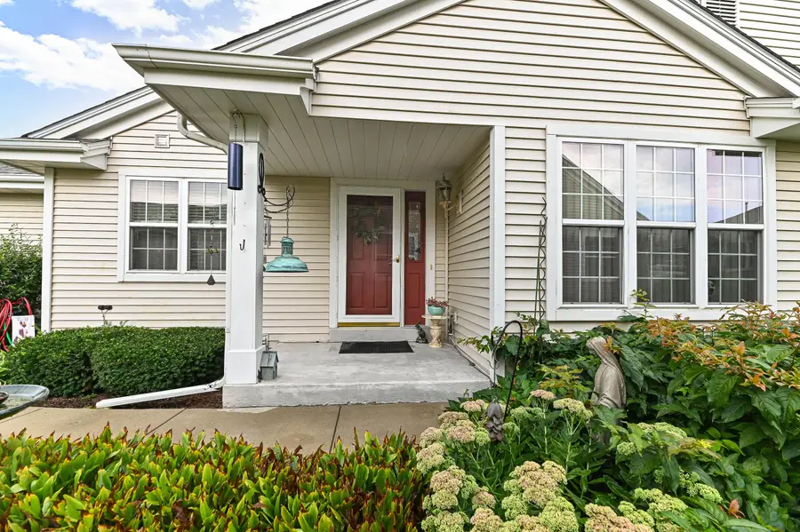 537 Fairview Cir, Waterford, WI 53185 - #2