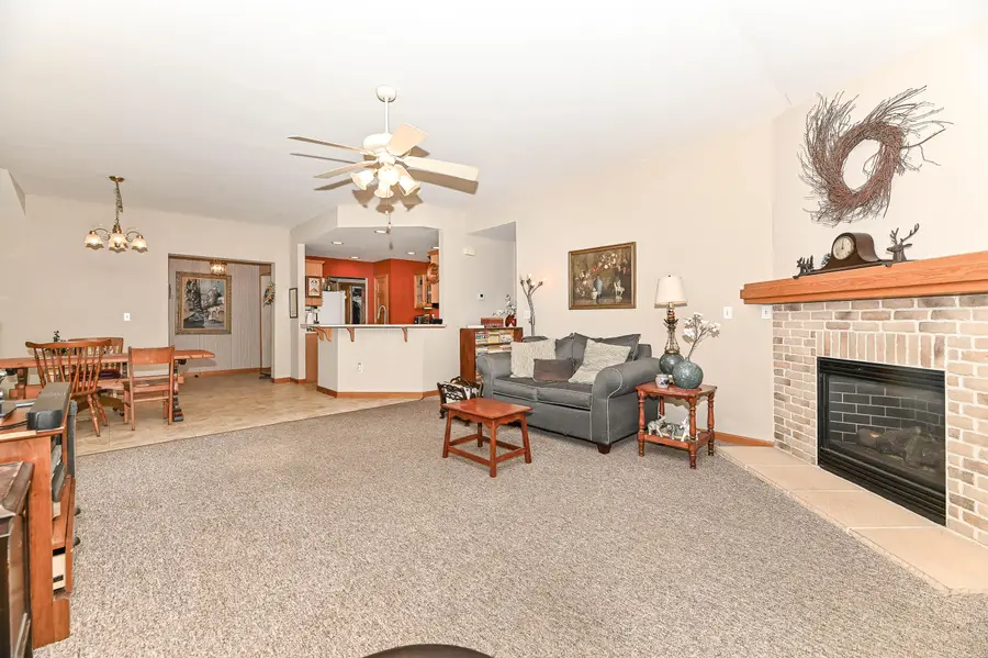 537 Fairview Cir, Waterford, WI 53185 - #3