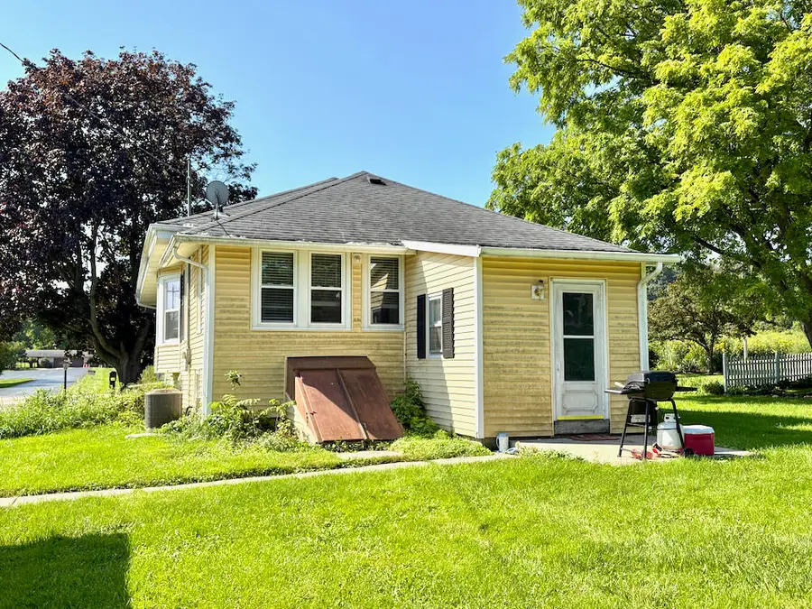 164 Dewey Ave, Fontana, WI 53125 - #3