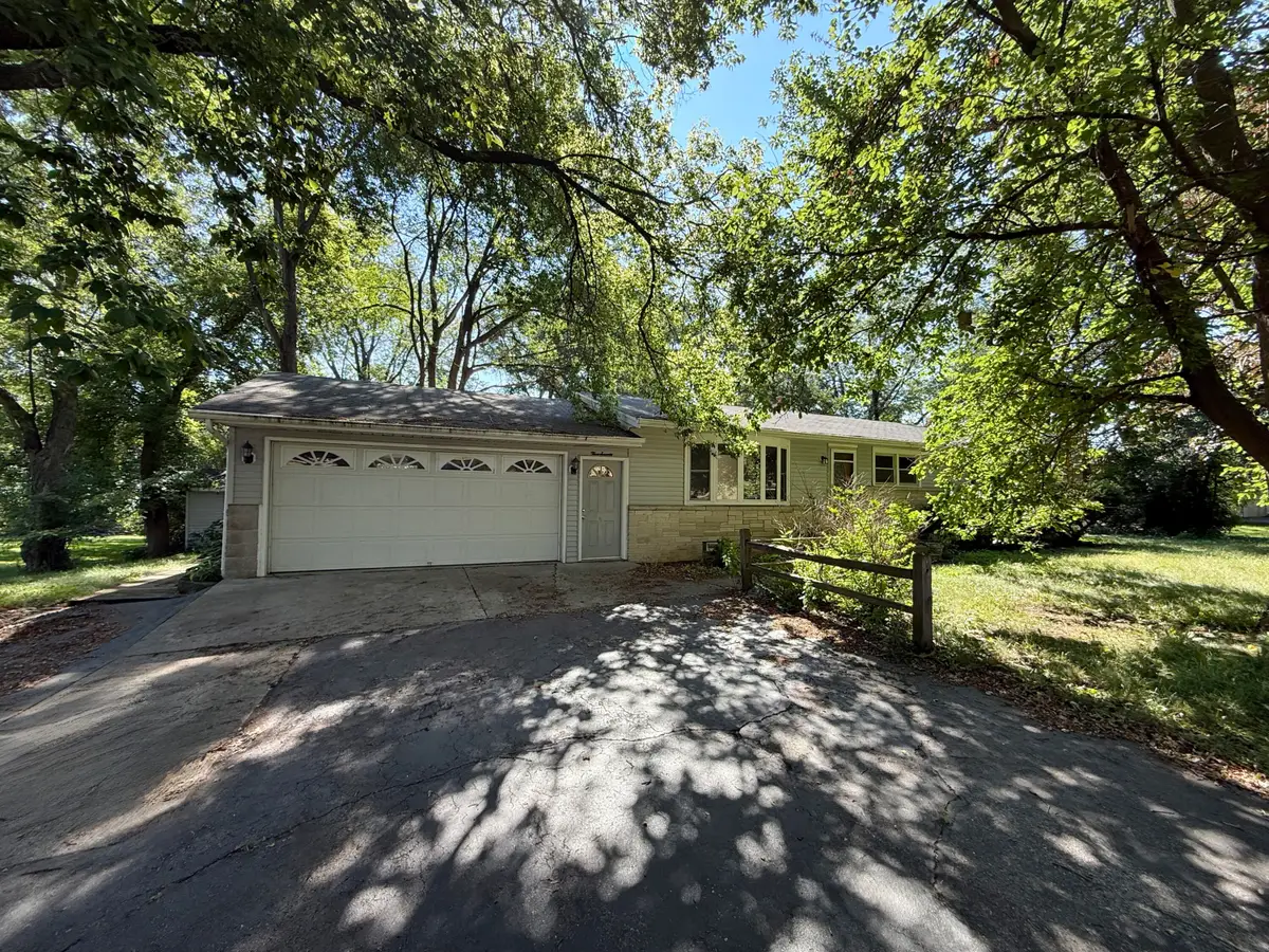 370 S Allen Rd, Brookfield, WI 53186 - #1