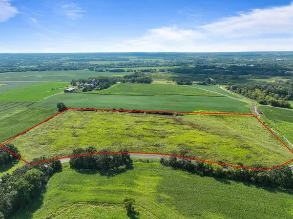 7201 Wheatland Rd, Burlington, WI 53105