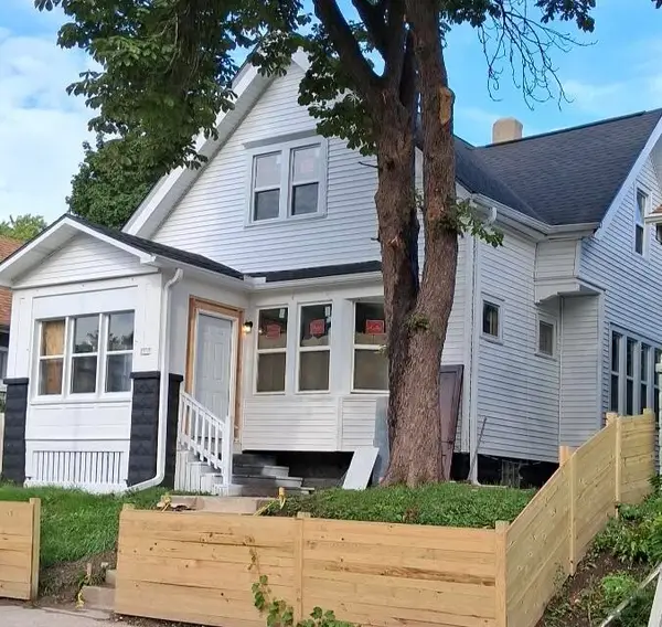 2538 N Hubbard St, Milwaukee, WI 53212