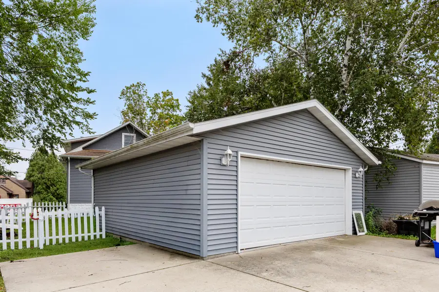 408 Orchard St, Burlington, WI 53105 - #3