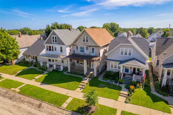 3713 E Cudahy Ave, Cudahy, WI 53110
