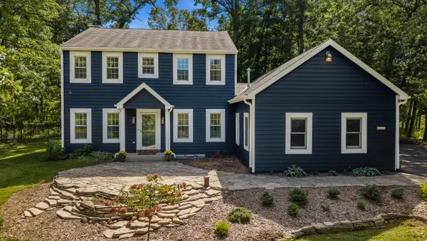 13737 N Lake Shore Dr, Mequon, WI 53097