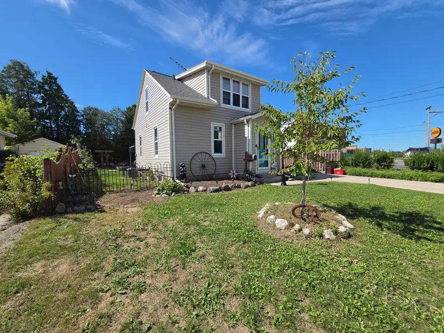 1226 S 32nd St, Manitowoc, WI 54220 - #3