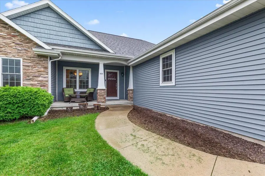 453 Western Ct, West Bend, WI 53095 - #2