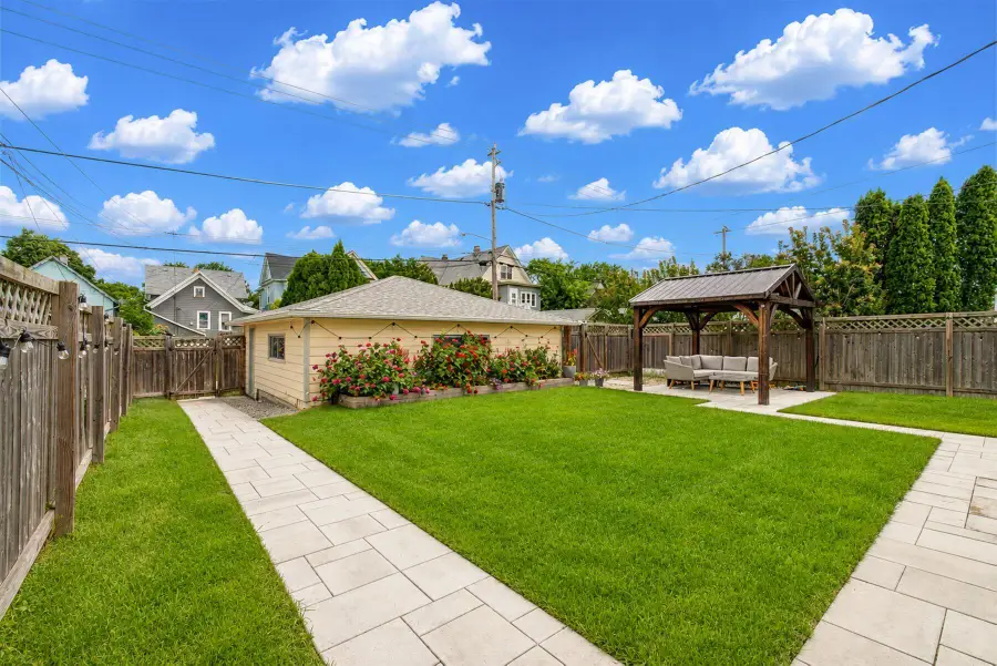 538 E Otjen St, Milwaukee, WI 53207 - #2