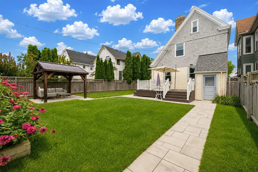 538 E Otjen St, Milwaukee, WI 53207 - #3