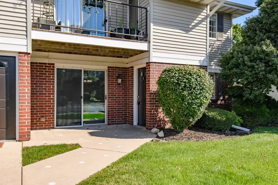 N110W16936 Ashbury Cir, Germantown, WI 53022 - #2