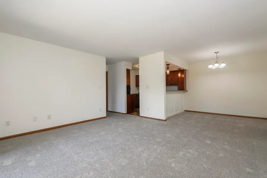 N110W16936 Ashbury Cir, Germantown, WI 53022 - #3