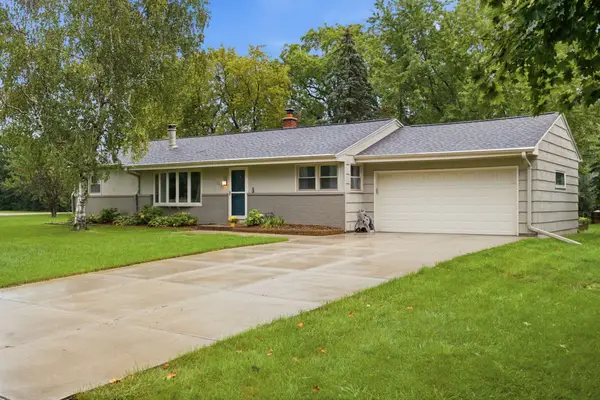 240 Prospect Dr, Brookfield, WI 53005