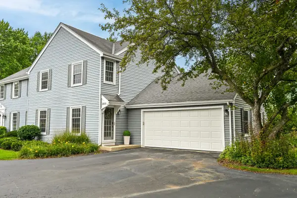 12511 N Woodberry Dr, Mequon, WI 53092