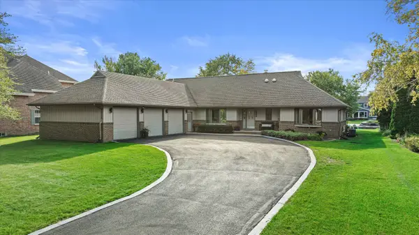1905 Hickory Ln, Oshkosh, WI 54901