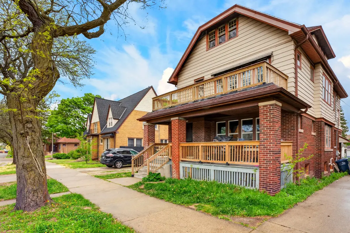 1718 W Capitol Dr, Milwaukee, WI 53206 - #1