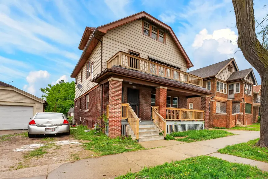 1718 W Capitol Dr, Milwaukee, WI 53206 - #2