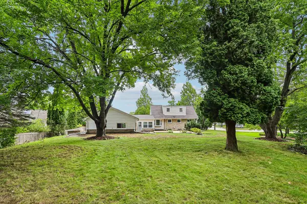 W73N917 London Ct, Cedarburg, WI 53012