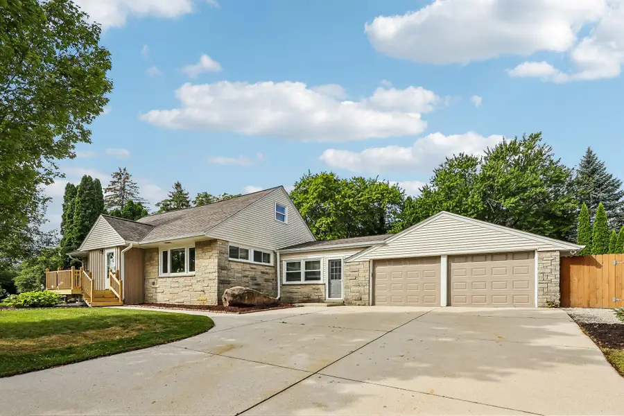 W73N917 London Ct, Cedarburg, WI 53012 - #2