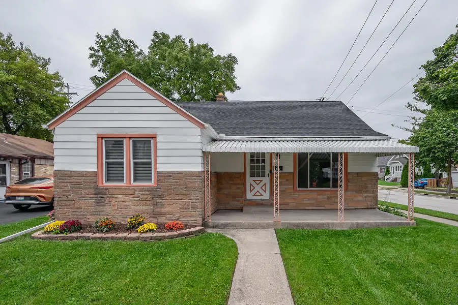 1603 S 92nd St, West Allis, WI 53214 - #2