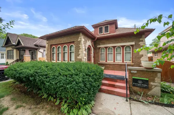 3276 N 47th St, Milwaukee, WI 53216