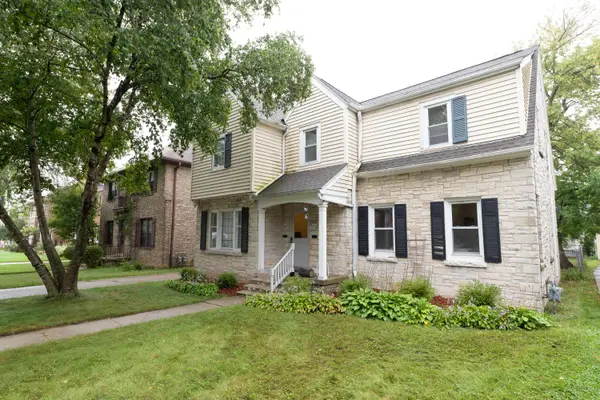 4041 N Bartlett Ave, Shorewood, WI 53211