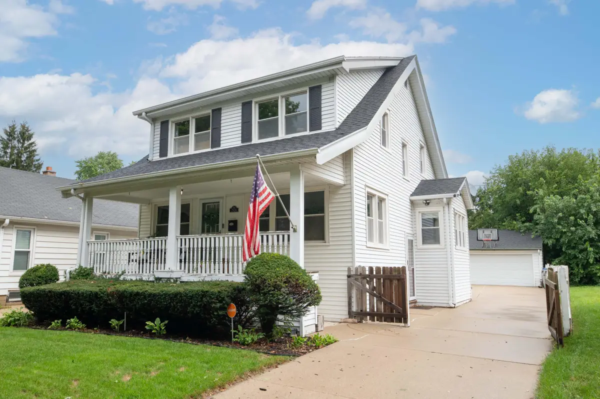 2924 N 74th St, Milwaukee, WI 53210 - #1