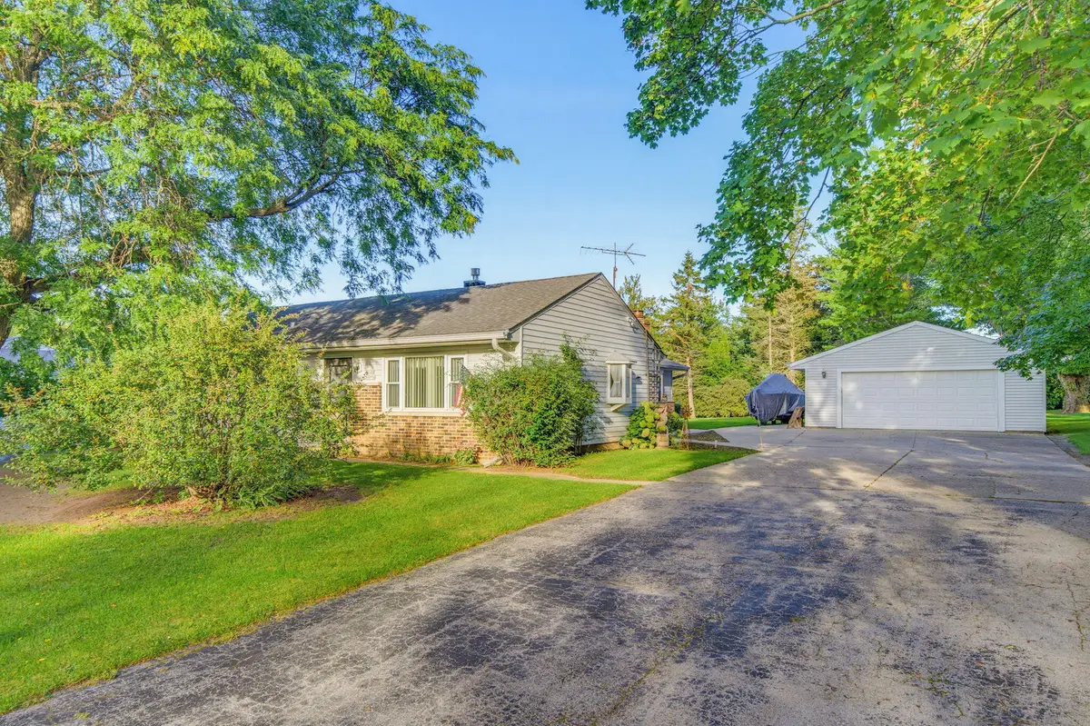 W160N9756 Colonial Dr, Germantown, WI 53022 - #1