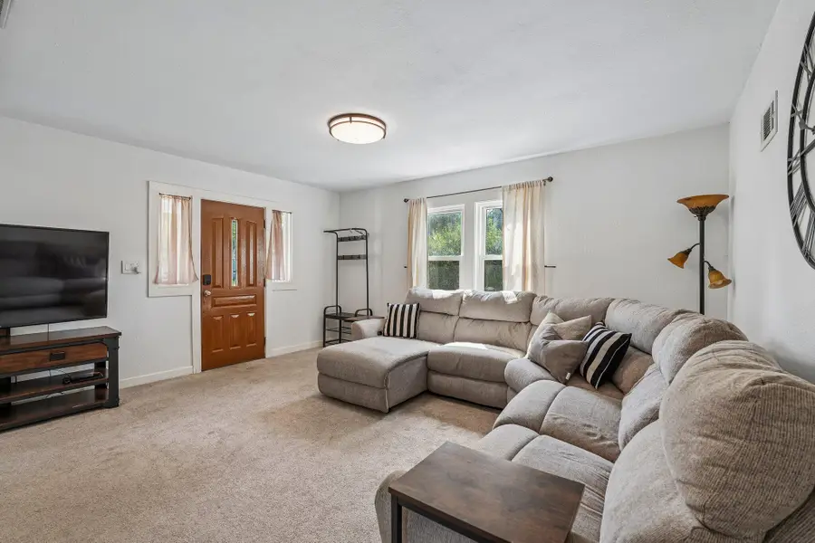 647 S 105th St, West Allis, WI 53214 - #3